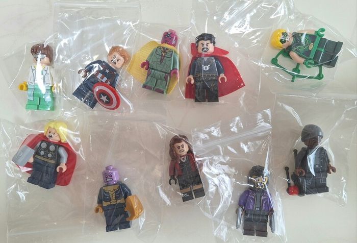 Lego Minifigures - Marvel & DC