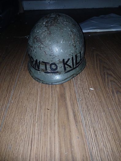 army helmet , viet nam , iraq , not sure collectables