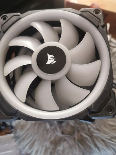 Corsair Fans & RGB huge Bundle, fans LL 120 , fans LL 140, Strips and controllers commander hubs