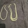 2 old pearl necklaces Image 5