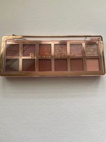 Revolution the true icon eyeshadow palette