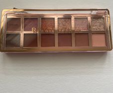 Revolution the true icon eyeshadow palette