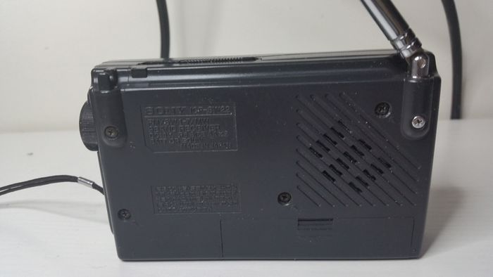 Sony ICF SW22 Rare Vintage pocket FM MW Short Wave radio