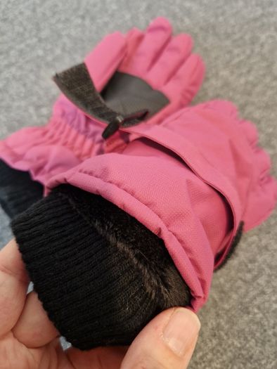 Girl ski gloves 3-6yrs HEAT HOLDERS