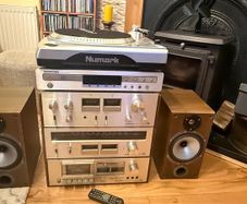 audio vintage set with speakers