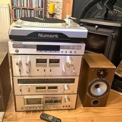 audio vintage set with speakers