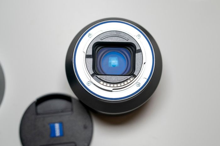 ZEISS Batis 1.8/85 Full-frame Sony E-mount with B+W F Pro UV Filter