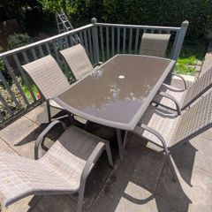 Garden table & Chairs