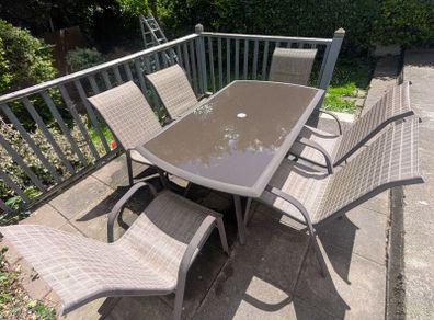 Garden table & Chairs