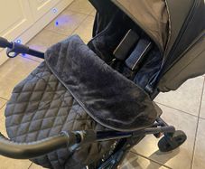 Silvercross 'Pioneer' Pram and Travel System