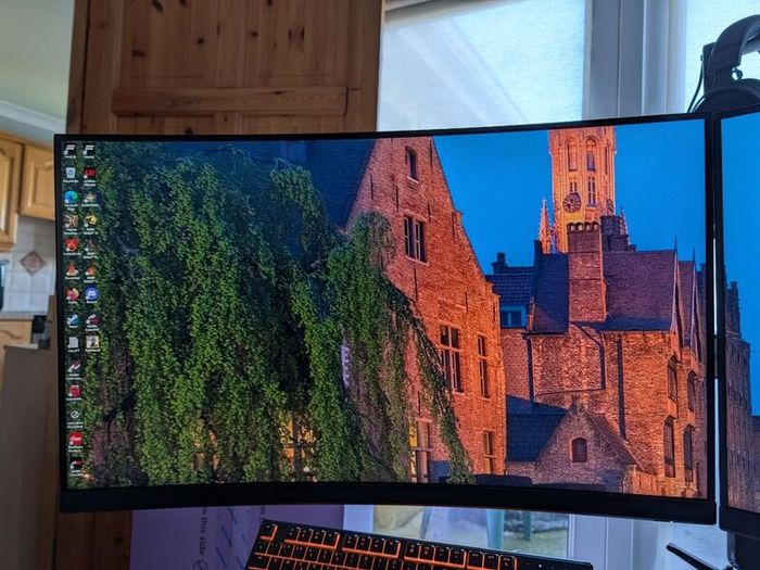 32" MSI gaming monitors