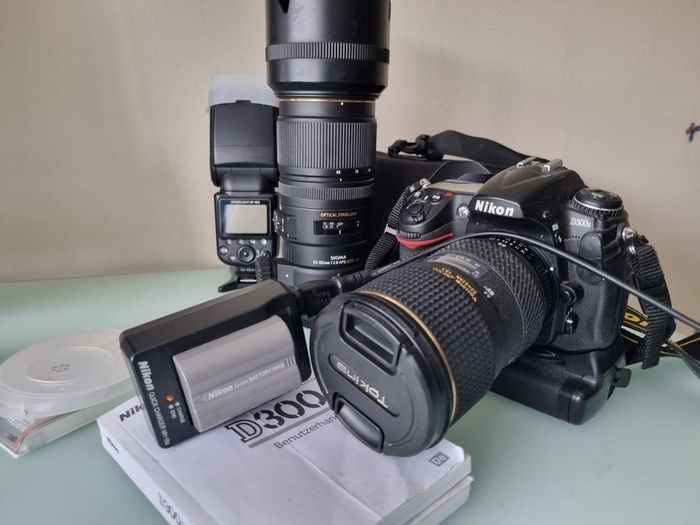 Nikon D300S with accessories. Price drop