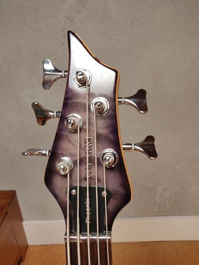 Traben Phoenix 5-String Bass + Original Traben Hard Case