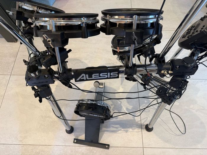 Alesis Surge Mesh Electronic Drum Kit Excellent Condition