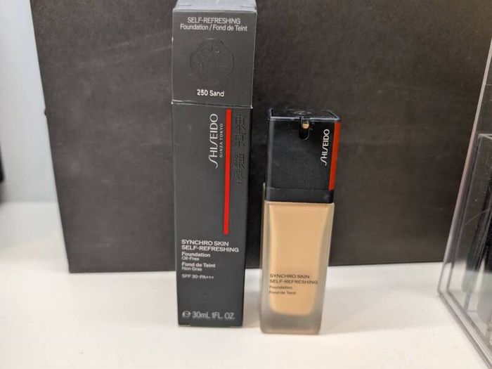 Synchro Skin Self-Refreshing Foundation  250 Sand