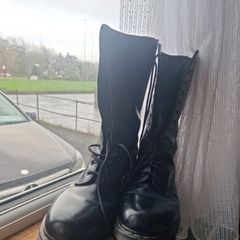 14 hole doc martins size 9