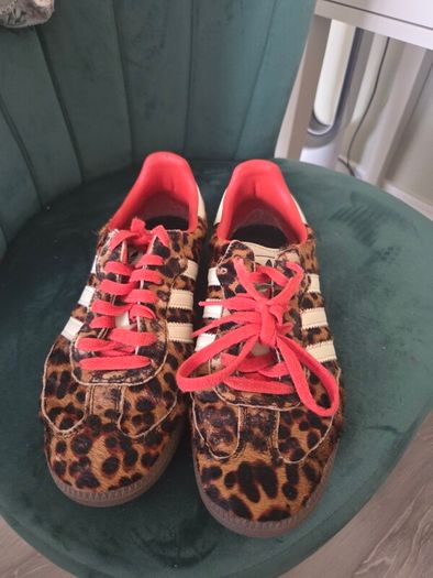 womens trainers