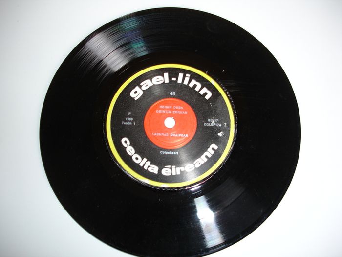 Gael Linn Rare E.P. Roisin dubh - Labhras Draipear  7inch  Vinyl  45RPM EP Gl 17 1968 Solid Centre