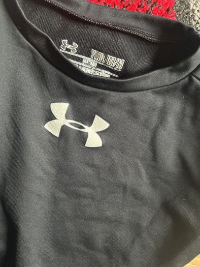 under armour boys base top size M