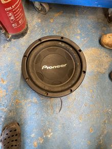 Pioneer 1000w subwoofer