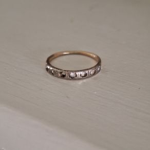 Beautiful Vintage Studded Ring - Stamped '9ct'