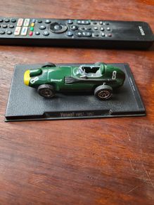 Toy car