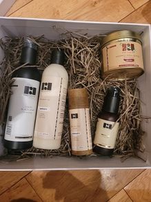 R&R 5 Piece Gift Set of natural, plant-based skincare brand from Ghana in Africa.