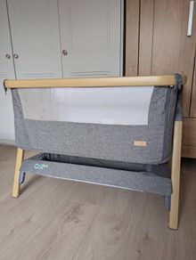 Tutti Bambini CoZee Bedside Crib Oak & Charcoal