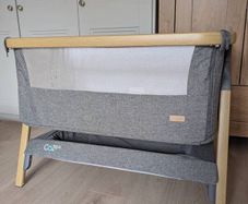 Tutti Bambini CoZee Bedside Crib Oak & Charcoal