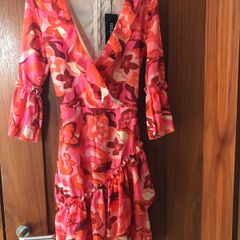 Womens boohoo dress size 8 brand new tag on