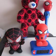Spiderman Bundle Clock/Wand/Bears