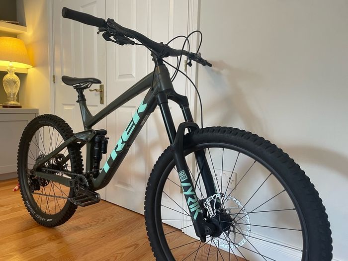 Trek Remedy 8 Full Suspension Mountain Bike