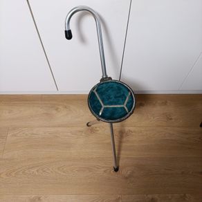 Slazenger folding cane with a seat