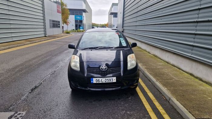 06 Toyota Yaris 1ltr petrol