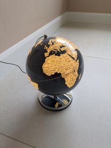 Light up globe lamp