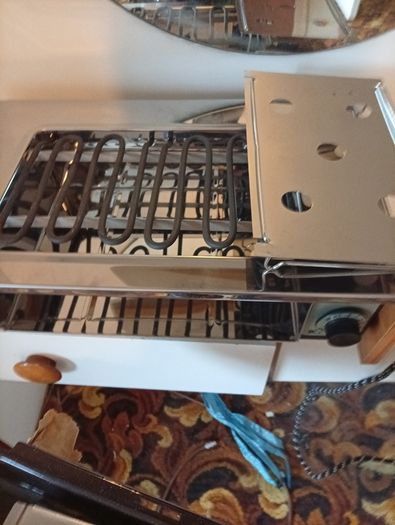 Mid Century Modern Chrome Bar Heater & grill.  Fully Working Vintage 1970s Electric Fire & grill . Still in the packaging. Pristine condition. Working without issue.