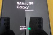 Samsung Galaxy Fold 4  512g (Can't open flat)