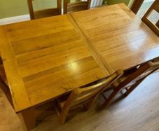 Solid Oak Extendable Table