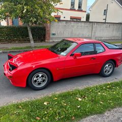 Porsche 944