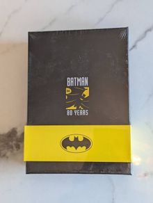 Batman 80th Anniversary Pin Badge & Art Card Set Limited Edition