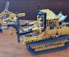 LEGO Techic Bulldozer (Set No. 42028)