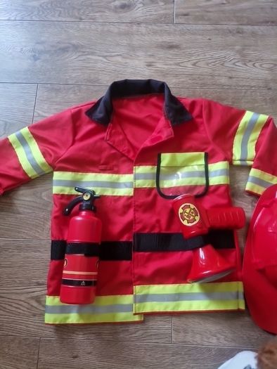 melissa & doug fireman costume