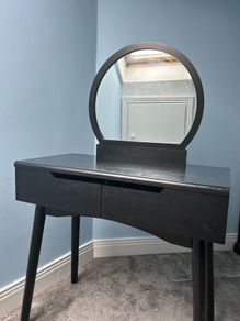 Black dressing table
