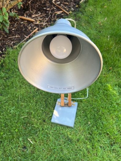 Table lamp