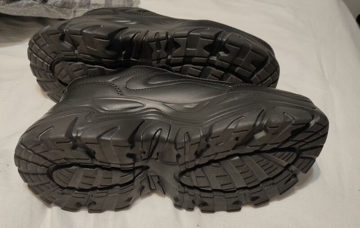 High black trainers.