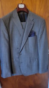 Mens Grey 3 piece suit uk48s