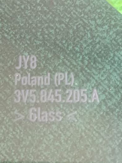 Skoda Superb rear Window Glass (pair)