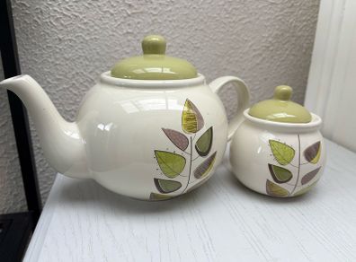tea pot & sugar bowl