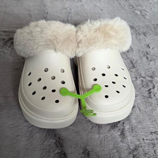 Beige Crocs Stomp Clogs Fuzz Lined Size UK 6-7/EU 39-40With Tags