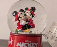 Bnwt disney snow globe